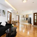 Spacious 2 Bedroom At City Center 1St District