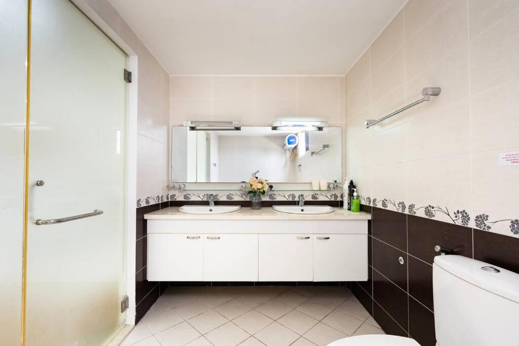 Spacious 2 Bedroom At Center 1st District Căn hộ