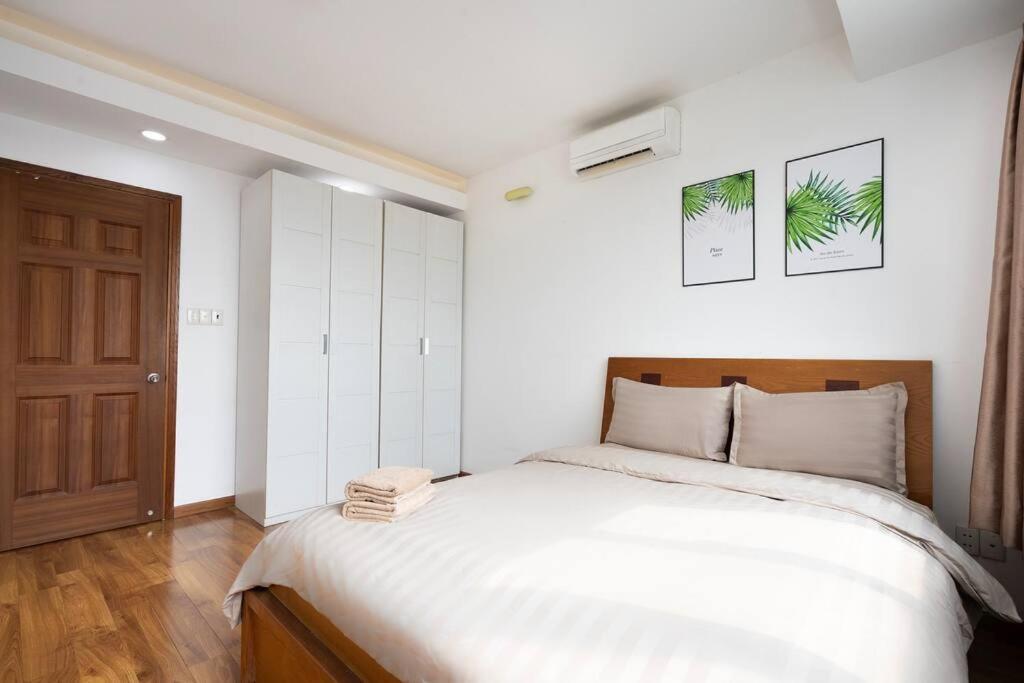 Căn hộ Spacious 2 Bedroom At Center 1st District