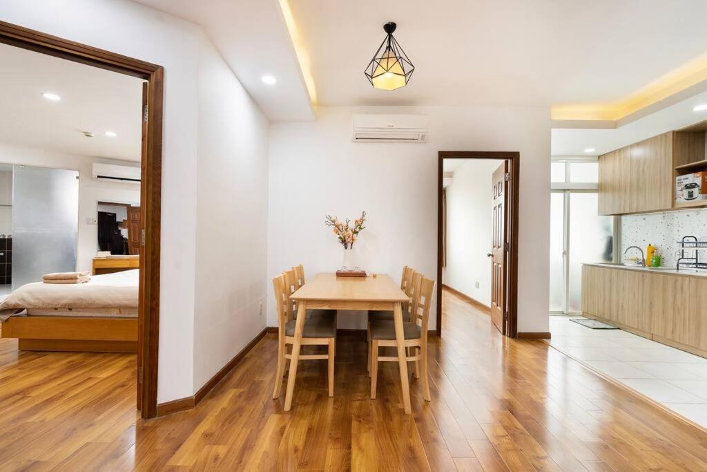Spacious 2 Bedroom At Center 1st District Căn hộ TP. Hồ Chí Minh