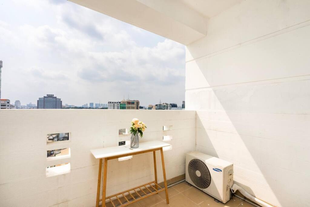 Căn hộ Spacious 2 Bedroom At Center 1st District *