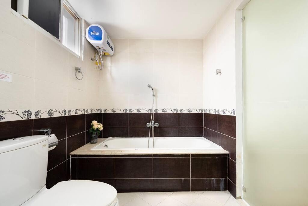 Căn hộ Spacious 2 Bedroom At Center 1st District