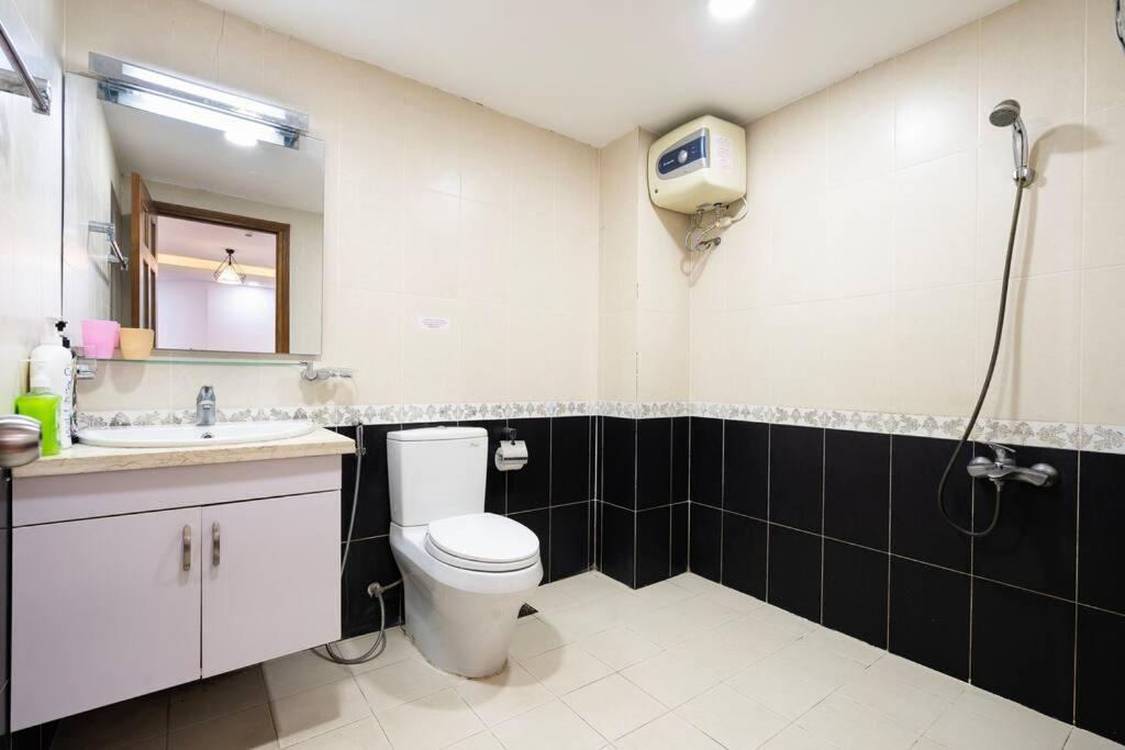 Spacious 2 Bedroom At Center 1st District Căn hộ TP. Hồ Chí Minh
